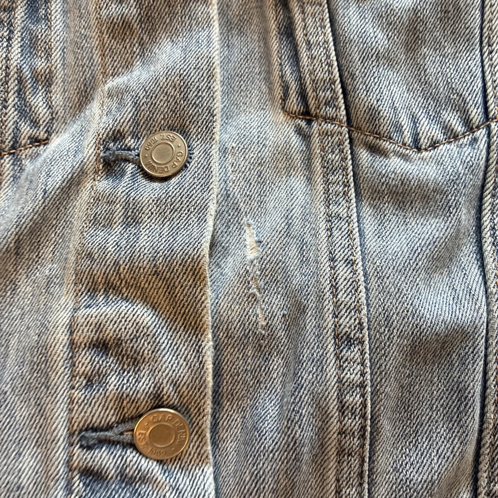 Gap Womens Denim Icon Jacket Medium Wash Blue Distressed Jean Jacket Small Model - Picture 12 of 16